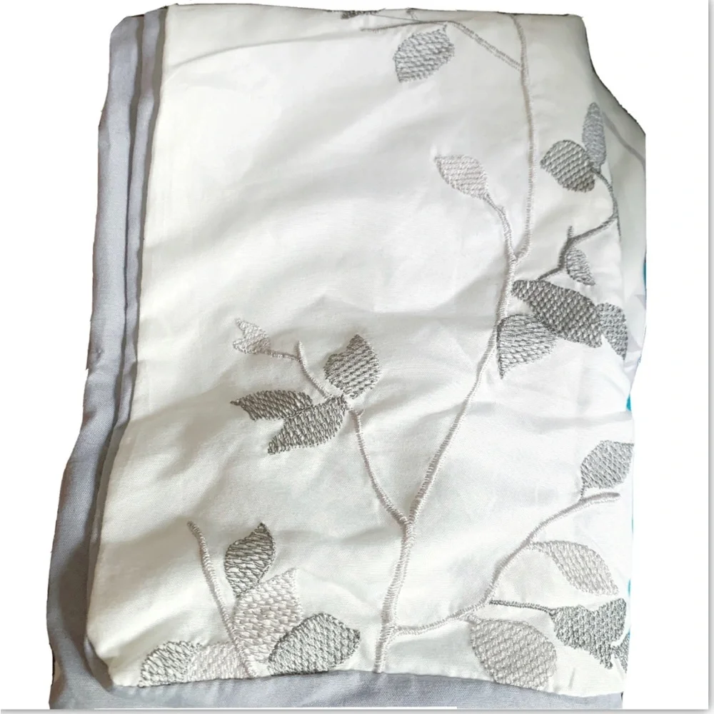 GRAMERCY PARK Luxury Hotel Linens Embroidered Sham Set